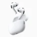 Apple AirPods Pro 3 med opladningsetui på hvid baggrund