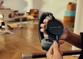 Beyerdynamic DT 270 Pro kablede hovedtelefoner med velourpuder