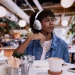 JBL Live 780NC trådløse høretelefoner i hvid farve