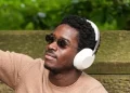 Sony WH-1000X The Collexion hovedtelefoner i hvid farve
