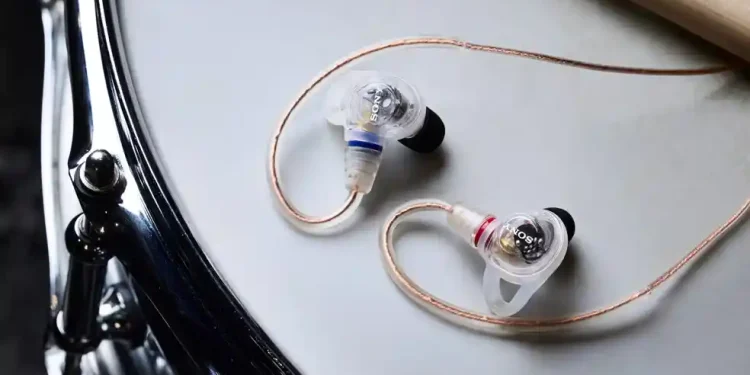 Sony IER-M500 professionelle in-ear-monitorer med transparent design til scene og studie.