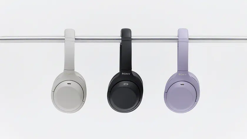 Sony WH-1000XM4C i tre forskellige farver