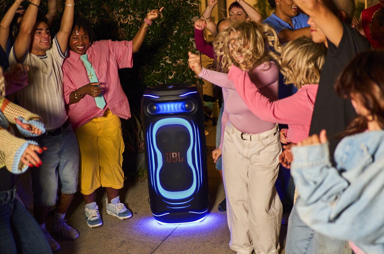 JBL PartyBox Ultimate 2 med integreret lysshow