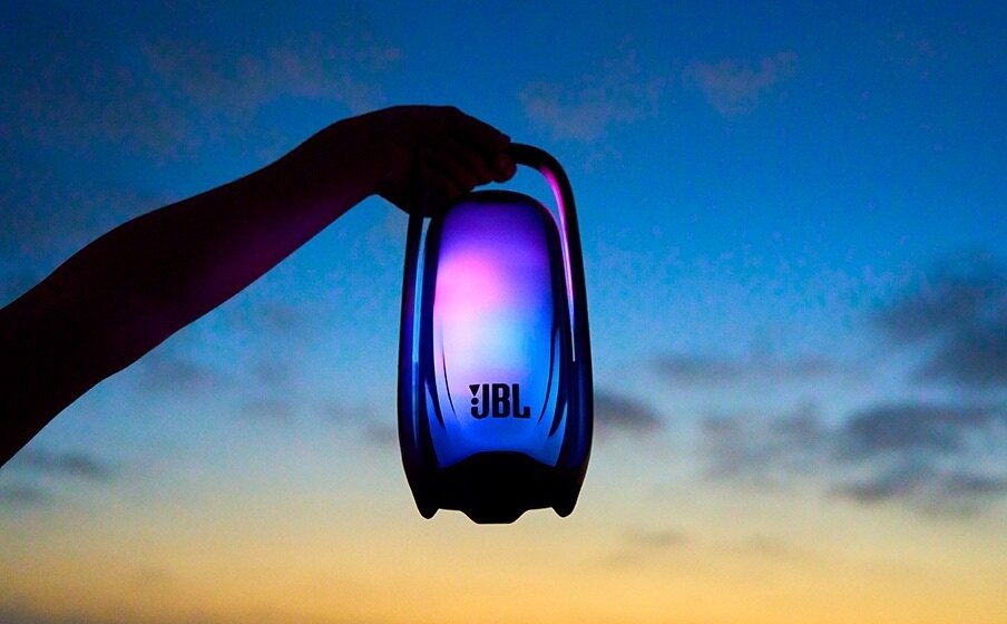 JBL Pulse 6 med 360-graders lysshow og oplyst håndtag